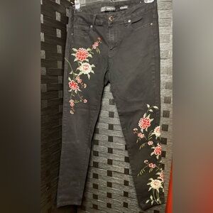 Embroidered Black Skinny Jeans
